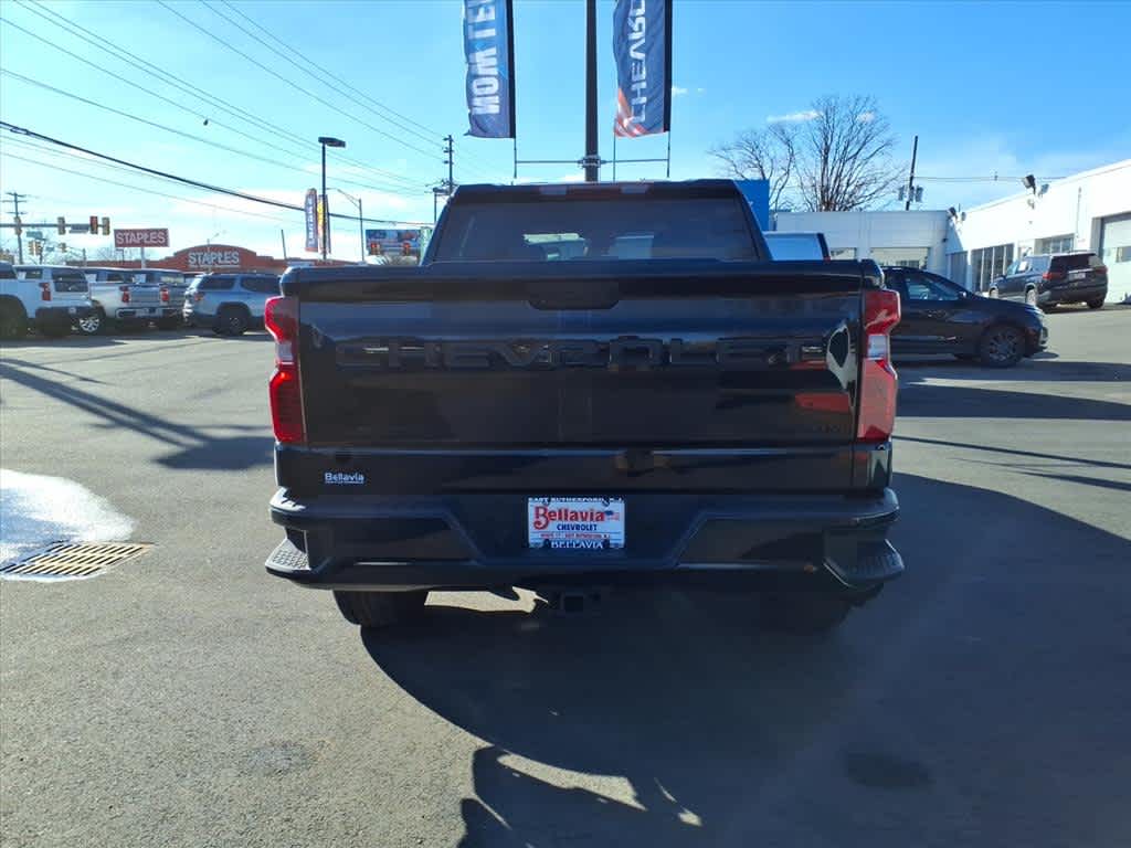 2022 Chevrolet Silverado 1500 Custom
