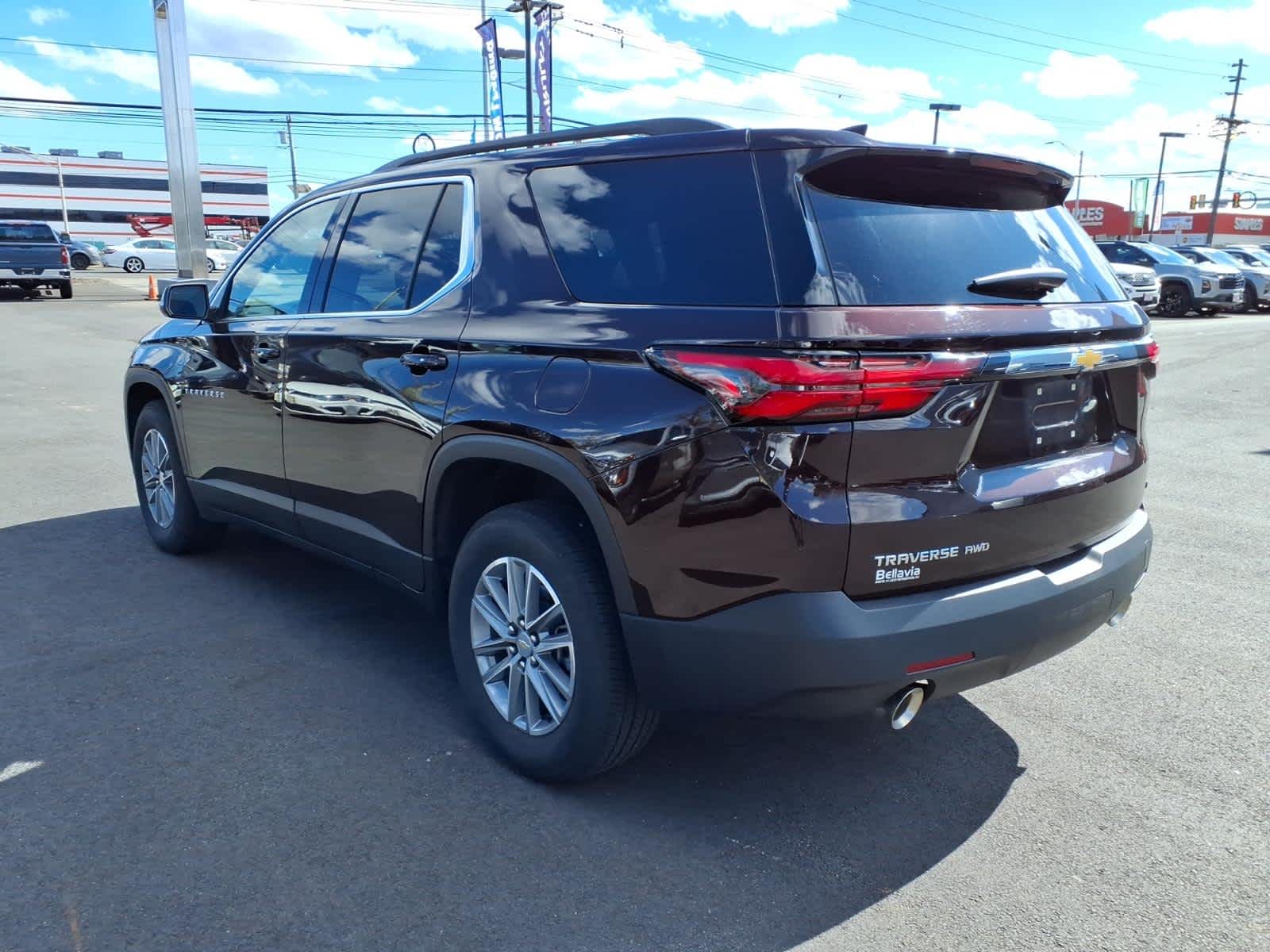 2023 Chevrolet Traverse LT Cloth