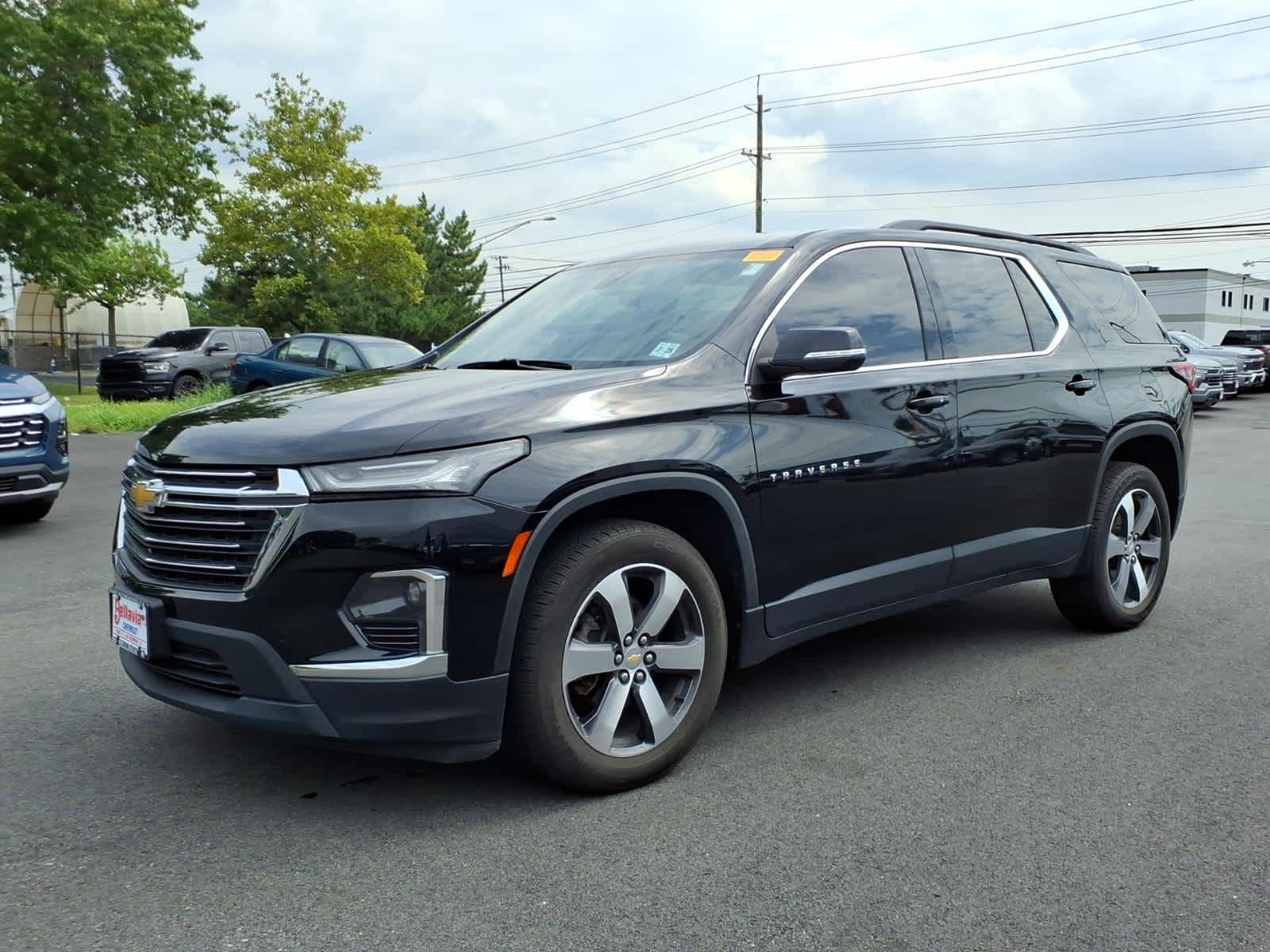 2023 Chevrolet Traverse LT Leather